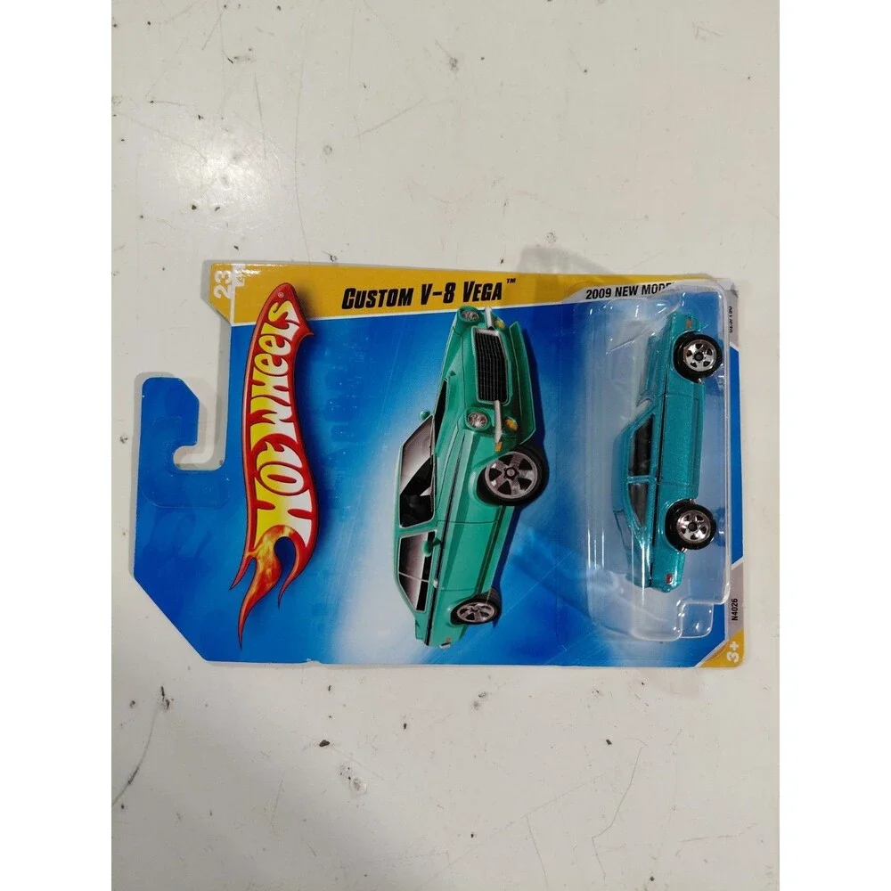 NIP Hot Wheels 2009 New Model 1:64 Die Cast Chevrolet V8 Vega Classic Car
